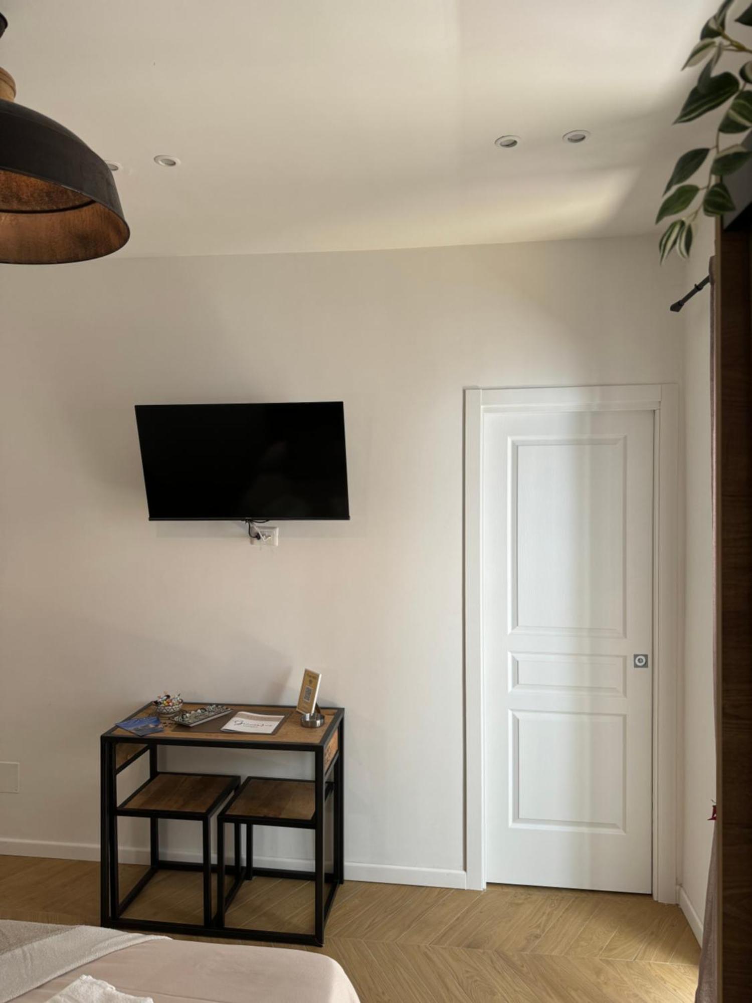 Gennarino Apartments - Panorama Suite With Balcony And Urban Loft Naples Exterior photo